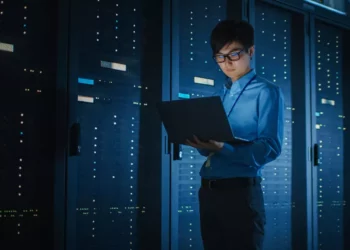 Dedicated servers vs VPS: Which is best for your business?